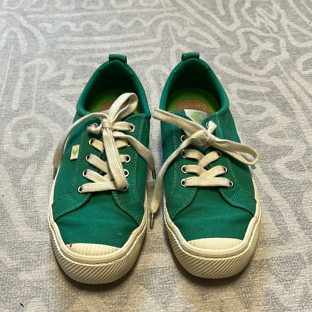 Cariuma OCA low in green